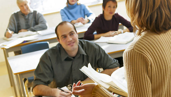 ¿Existe un solo producto que puede crear un aula digital interactiva?
